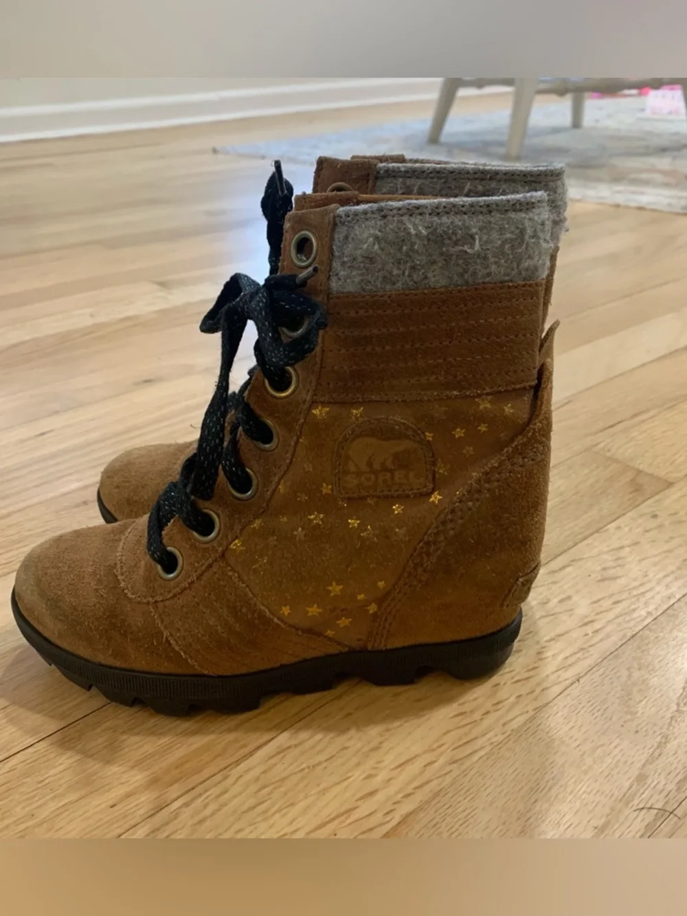 Sorel Youth Lexie Wedge Boot Snow Outdoor Hiking Suede Leather Size‎ 1 Kids Girl
